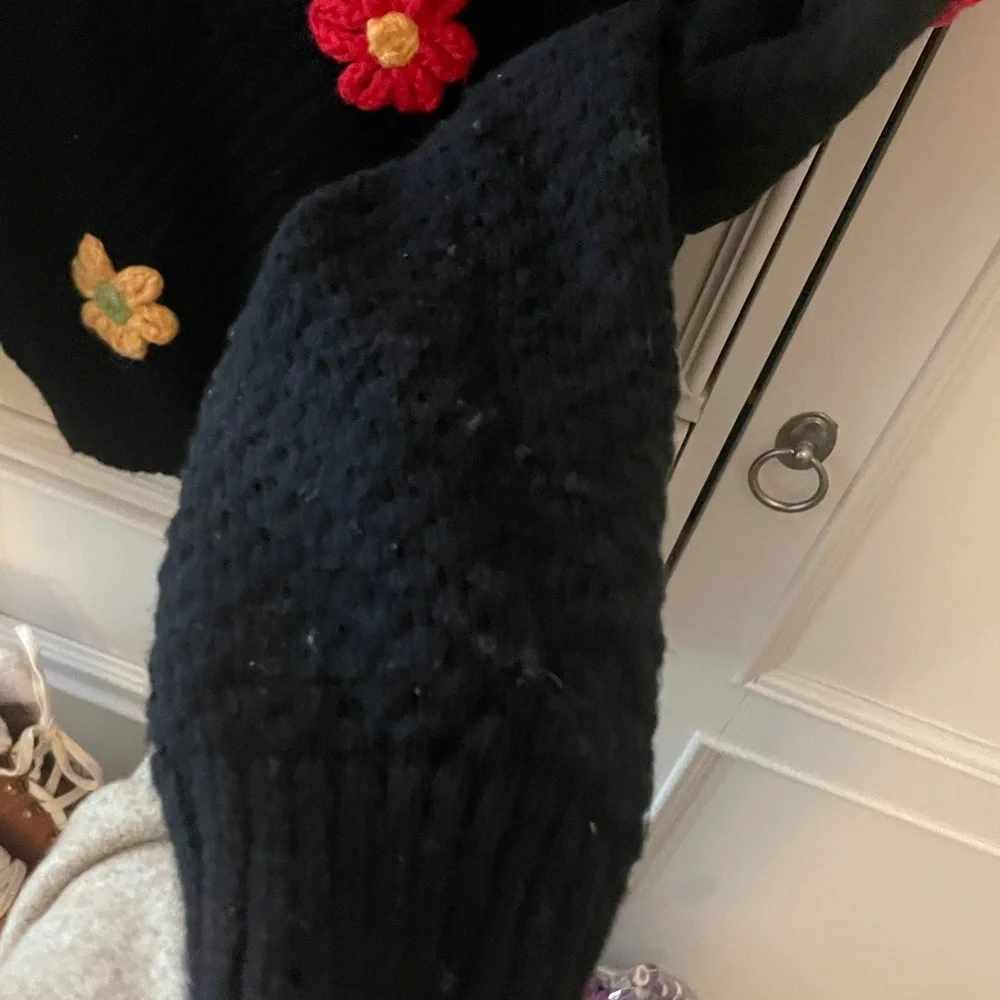 Floral Crochet Black Sweater - Picture 4 of 8